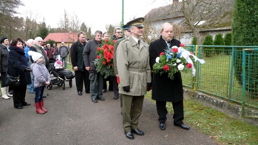 Pietní akt Krasnice 2014 70 let (4).JPG