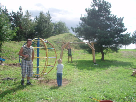 výstavba dětského hřiště (6).jpg