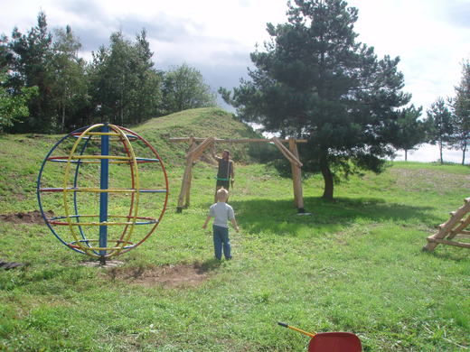 výstavba dětského hřiště (7).jpg